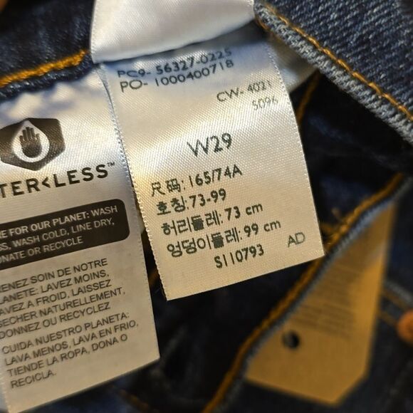 Levi’s Denim High Rise Blue Jean Shorts Women’s Sz 29 NWT!! - Picture 10 of 10